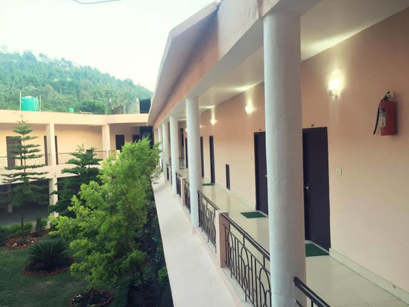 Kanara Hotel Bhīm Tāl Extérieur photo